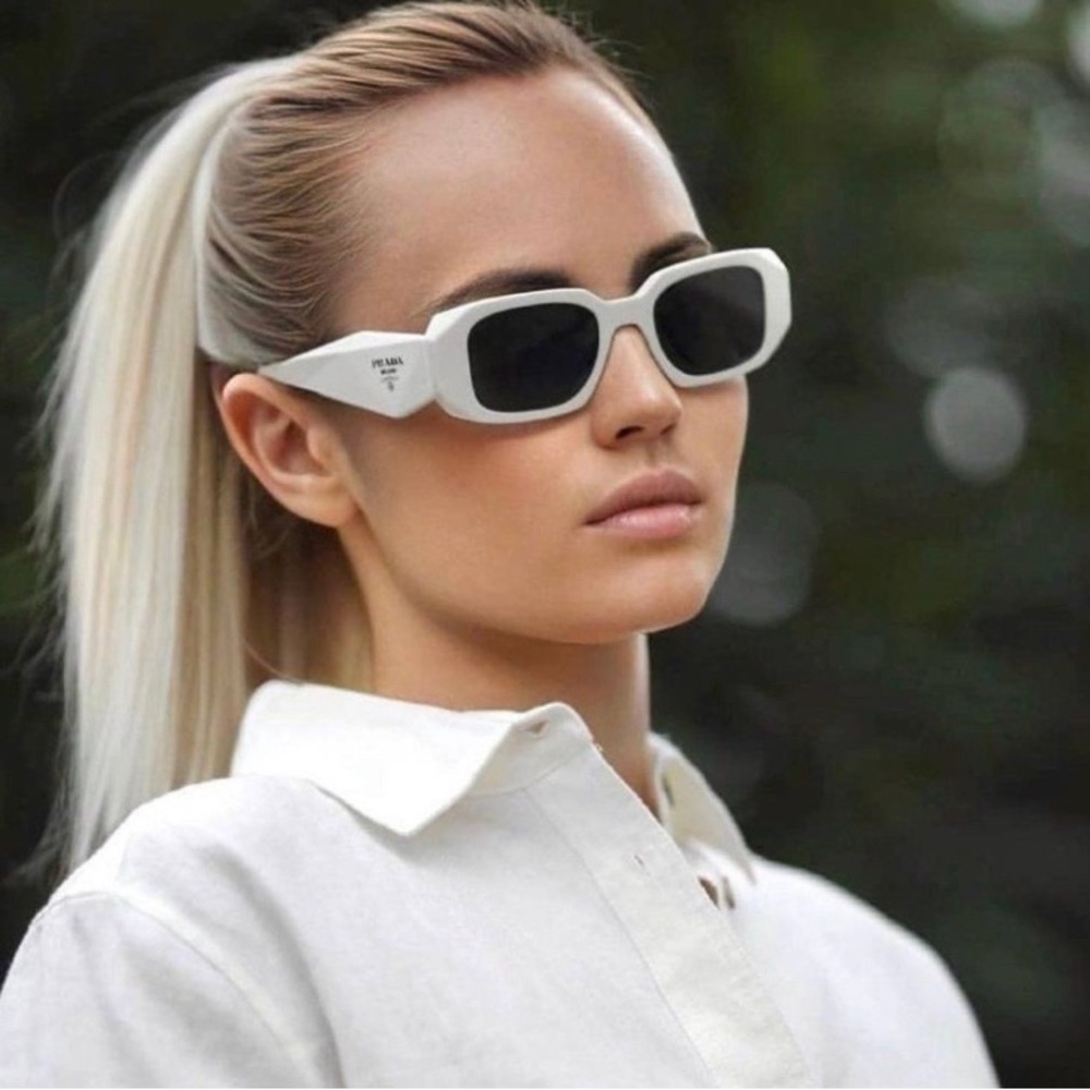 NEW Prada PR17WS 1425S0 Ivory
White Dark Gray Rectangle Unisex
Sunglasses